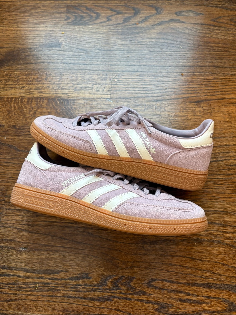 adidas Kids Spezial purple Suede Sneakers with Gum Soles 6.5 women's 8